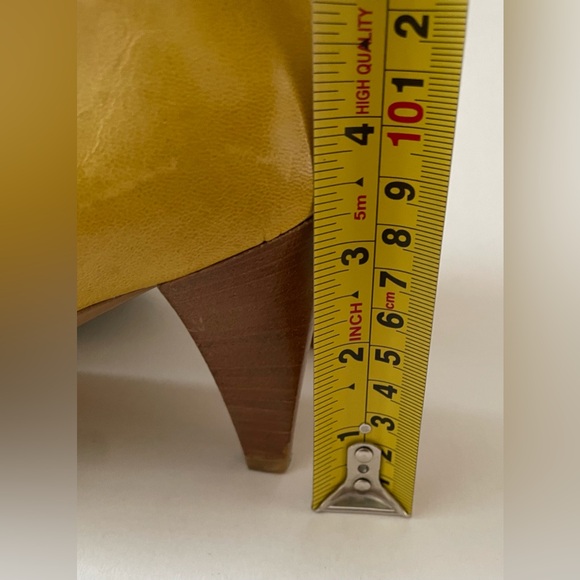 Gorgeous Yellow Leather Women's Heels - Picture 7 of 10